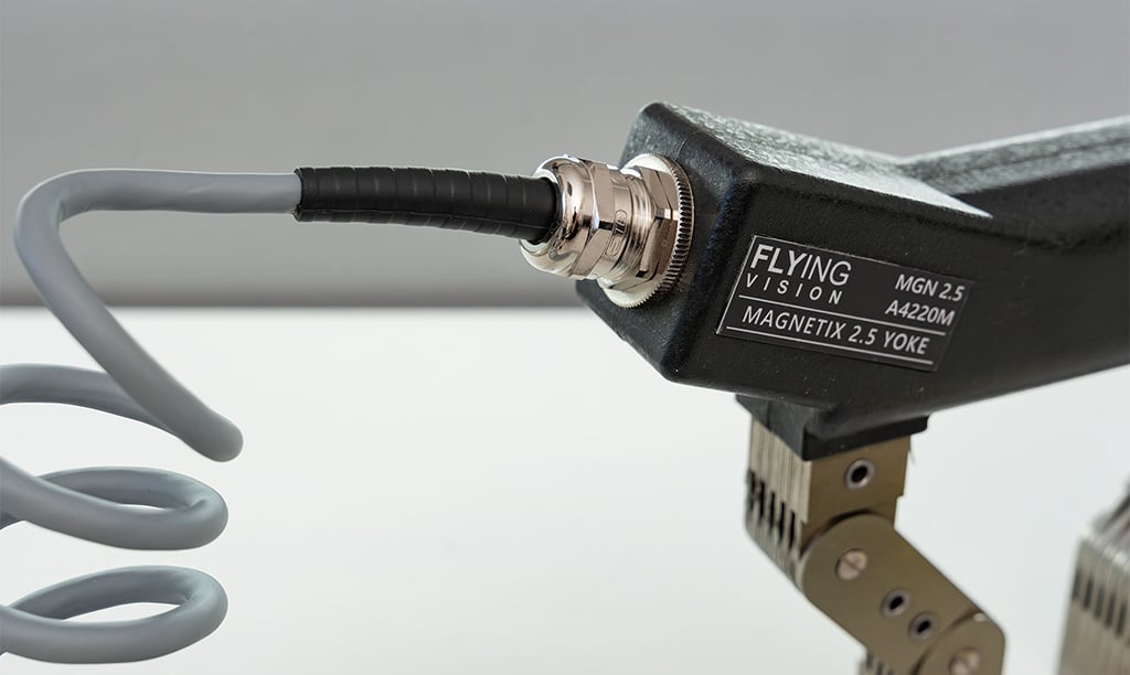 Qualité des câbles et connecteurs de la pince magnéto du kit de magnétoscopie Magnetix MGN2.5